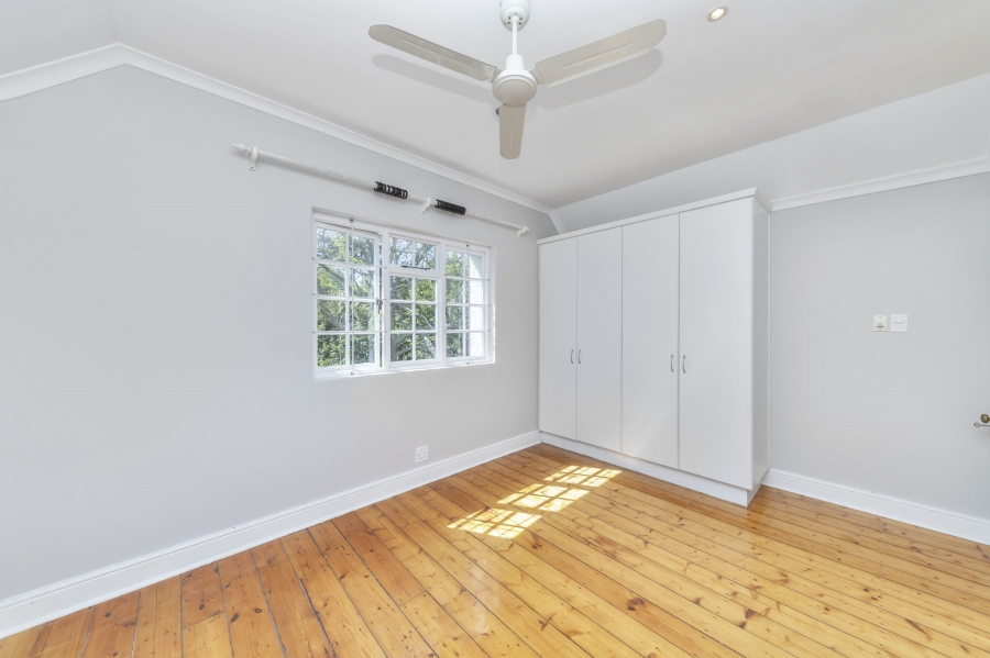 To Let 4 Bedroom Property for Rent in Kenilworth Upper Western Cape